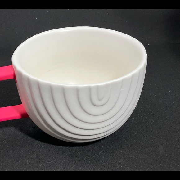 2018 Starbucks Valentine’s Day mug, white and neon pink handle - Picture 3 of 4